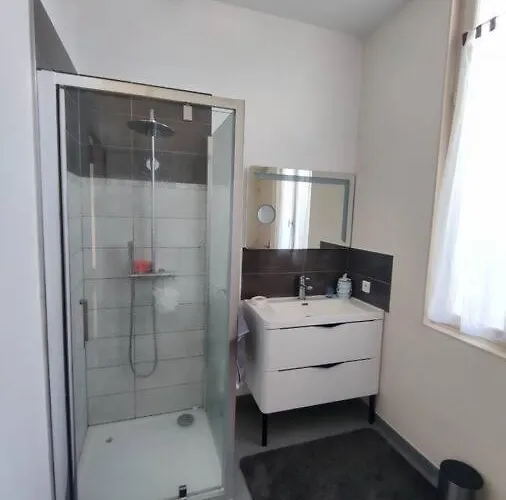 Maison Mathilde Et Simone Nyaraló